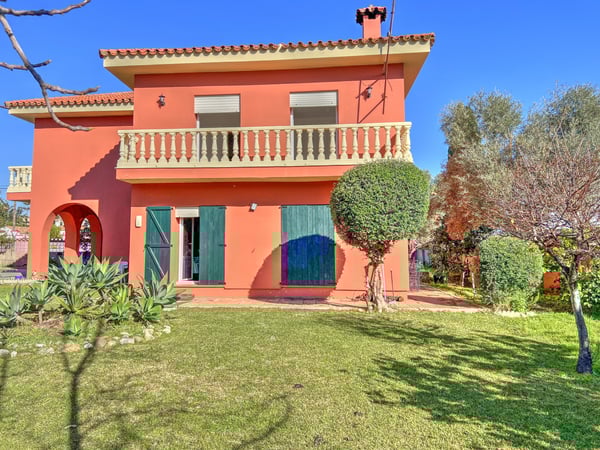 Chalet in Algeciras - view 1