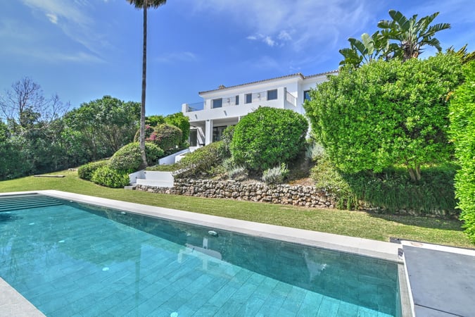 Villa in Sotogrande - view 1