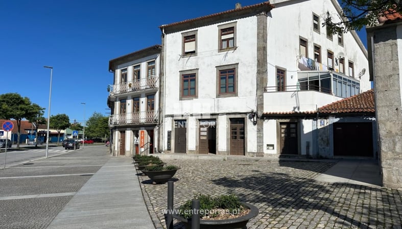 House in Viana do Castelo - view 1