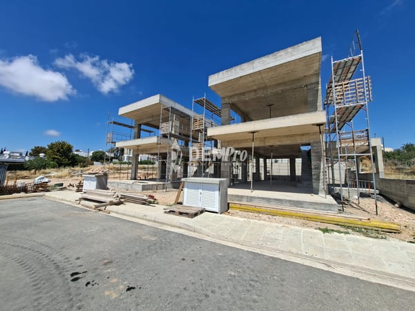 Villa in Emba - view 1