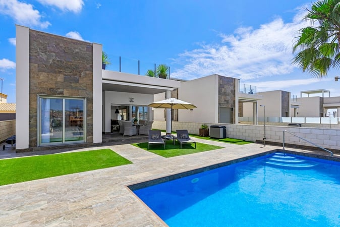 Villa in Dehesa de Campoamor - view 1