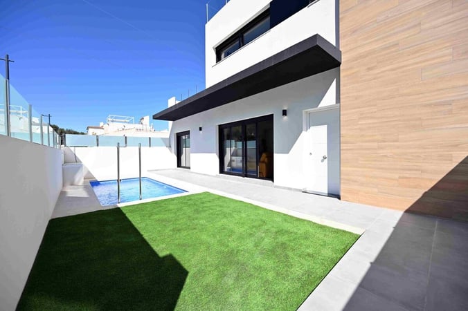 House in Dehesa de Campoamor - view 1
