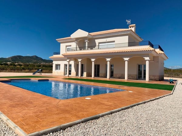 Villa in Pinoso - view 1