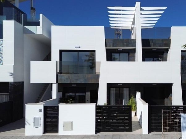 House in Torre de la Horadada - view 1