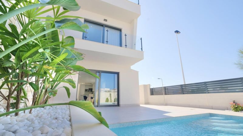 Villa in Guardamar del Segura - view 1