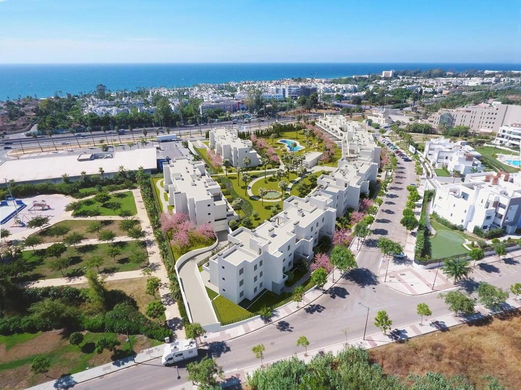 Apartment in Estepona - Image 2