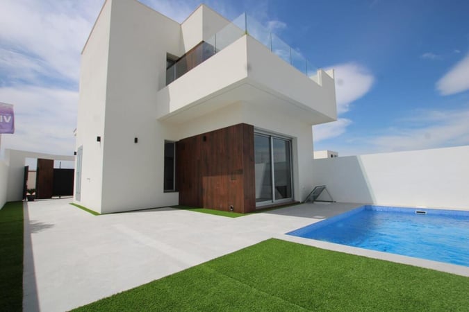 Villa in San Fulgencio - view 1