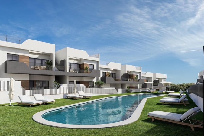 House in San Miguel de Salinas - view 1