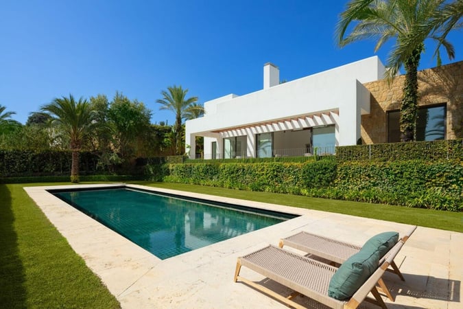 Villa in Casares - view 1