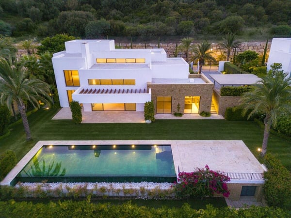 Villa in Casares - view 1