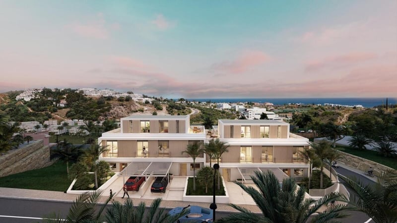 House in Estepona - view 1