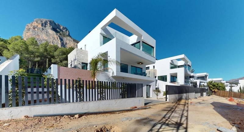 Villa in Polop - view 1