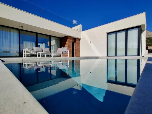 Villa in Polop - view 1