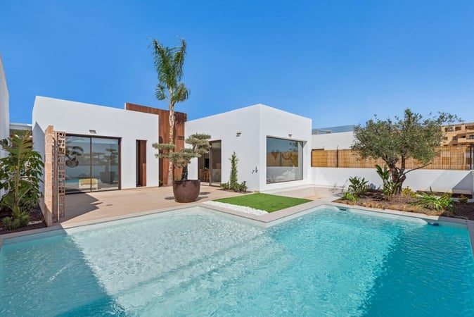 Villa in Torre del Rame - view 1