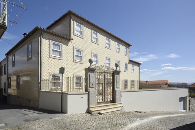 House in Campanha - view 1
