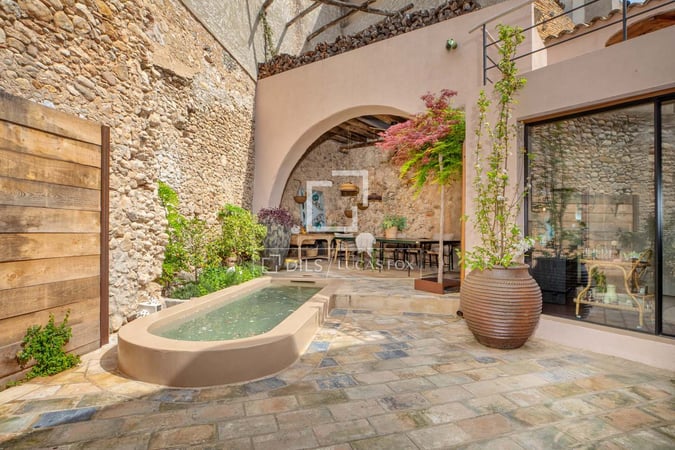 House in Girona - view 1