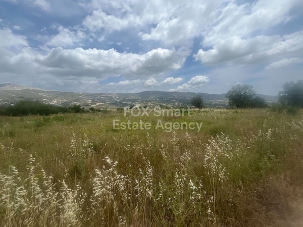 Land in Silikou - view 1