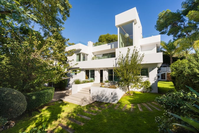 House in Marbella Del Este - view 1