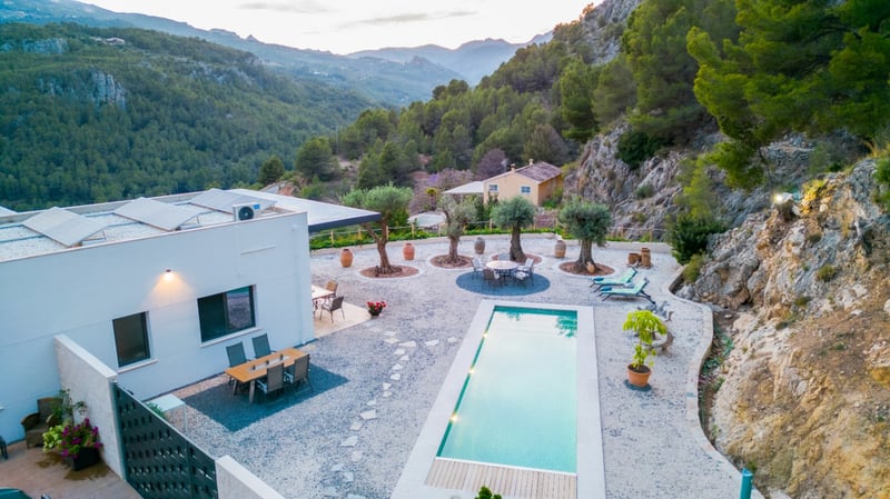 Villa in Guadalest - view 1