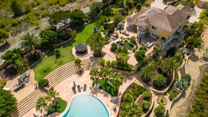 Villa in La Nucia - view 1