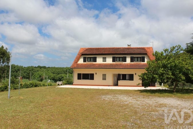 House in Famalicao - view 1