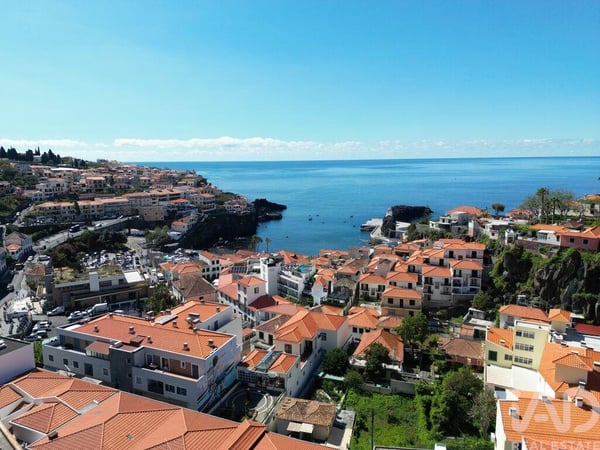 Apartment in Camara de Lobos - view 1