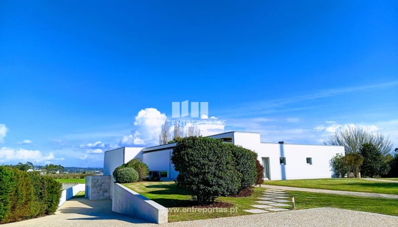 House in Povoa de Varzim - view 1