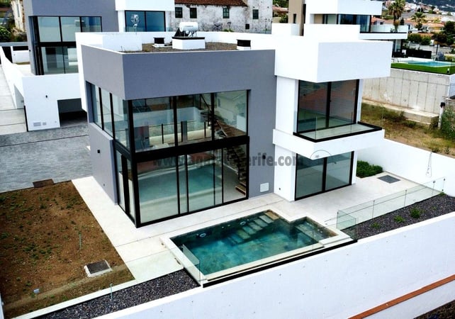 Villa in Puerto de la Cruz - view 1