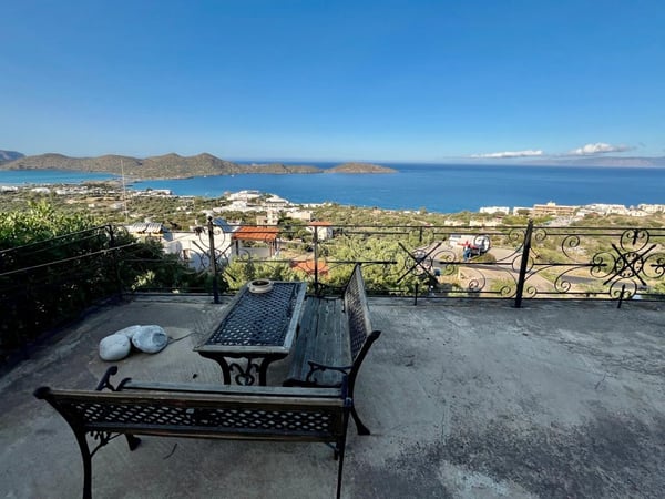 House in Agios Nikolaos - view 1