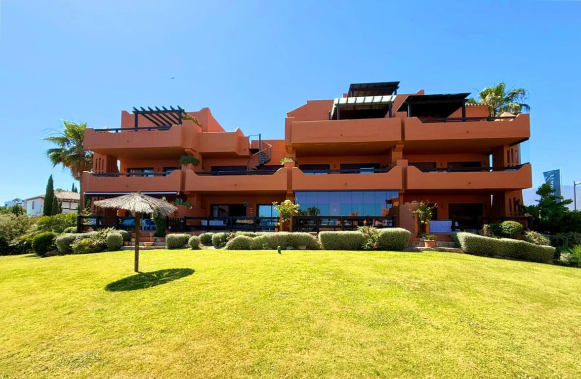 Apartment in Estepona - Image 2