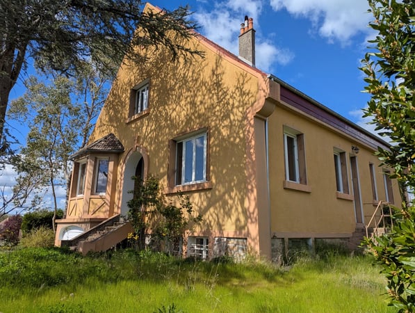 House in Saint-Benoit-du-Sault - view 1
