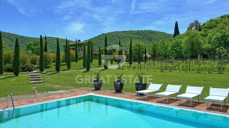 House in Cortona - view 1