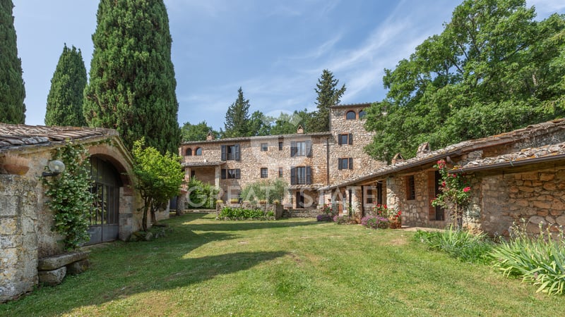 House in Monteriggioni - view 1