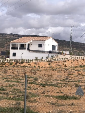 Villa in Pinoso - view 1