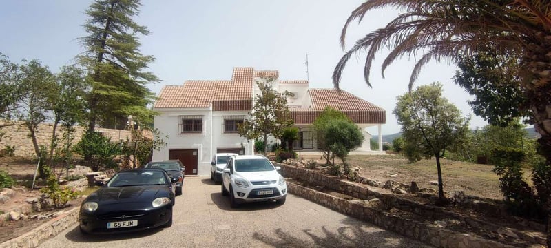 House in Ayora - view 1