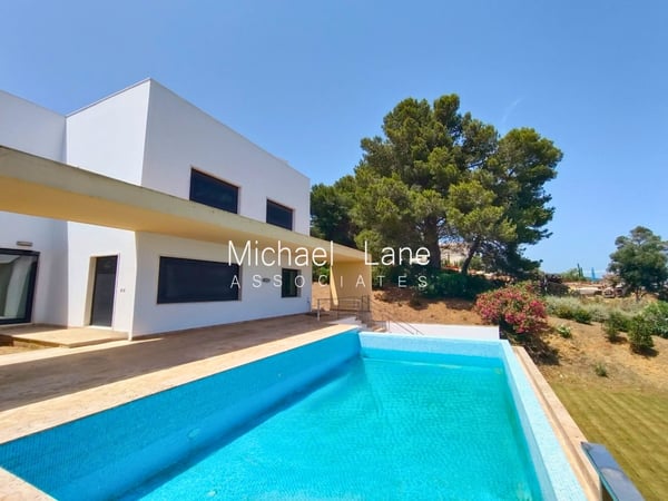 Villa in Sotogrande - view 1