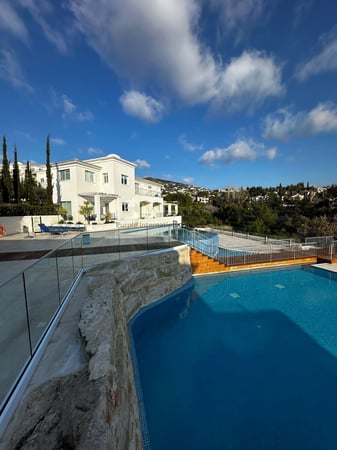 Apartment in Tala - view 1