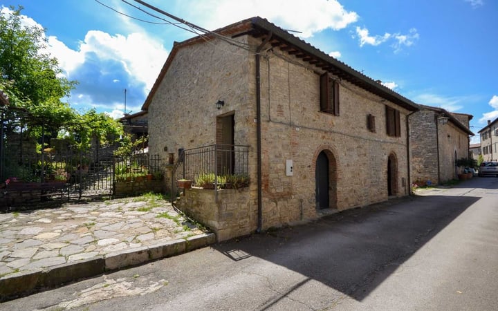 House in Montegabbione - view 1