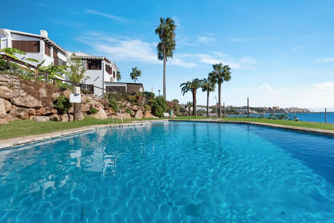 Villa in Estepona - view 1