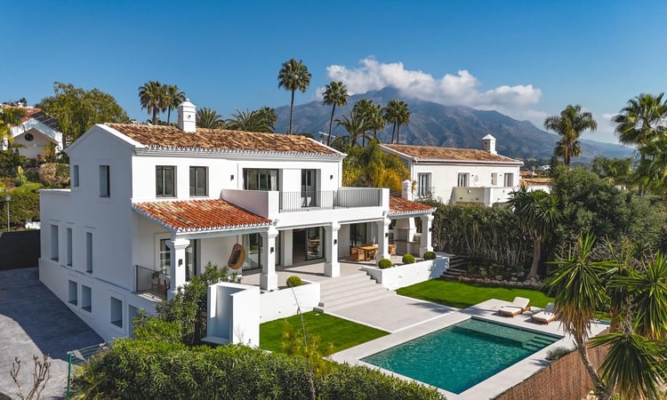 Villa in Nueva Andalucia - view 1