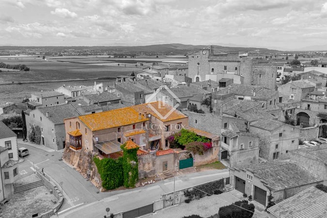 House in Bellcaire d'Emporda - view 1