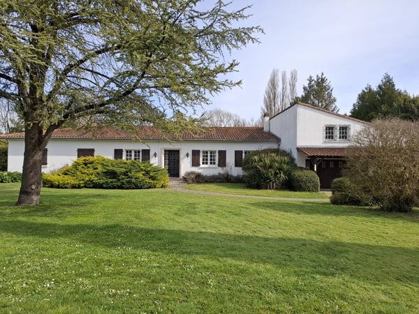 House in Aigre - view 1