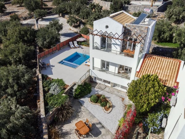 House in Agios Nikolaos - view 1