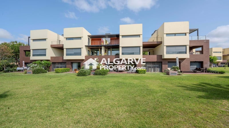 Apartment in Quarteira - view 1