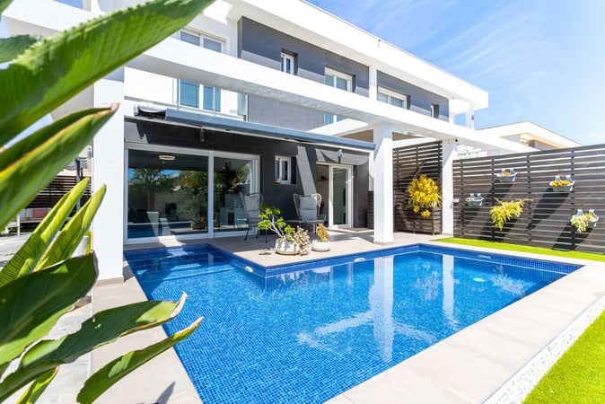 Villa in Santa Pola - view 1