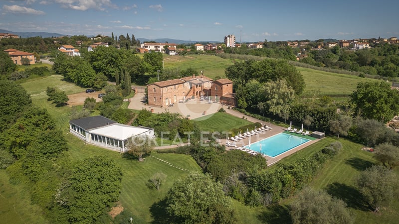 House in Foiano della Chiana - view 1