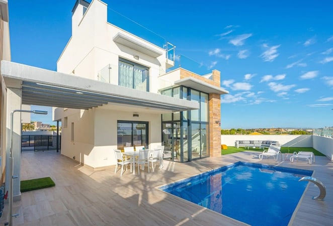 Villa in La Zenia - view 1