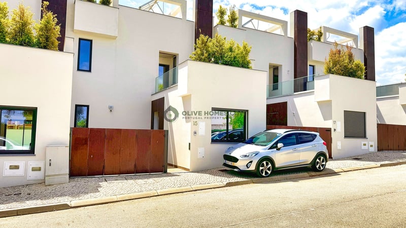 House in Moncarapacho - view 1