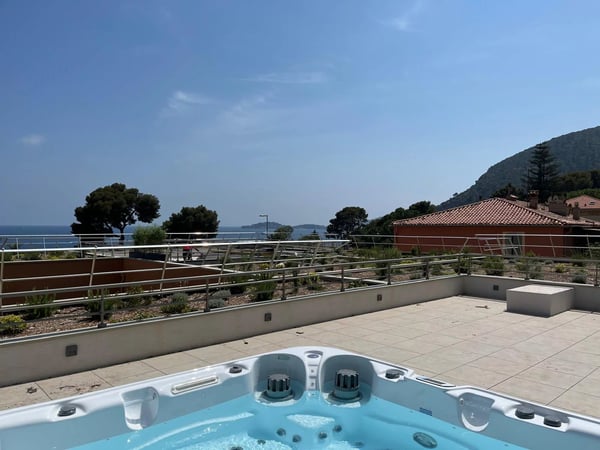 Apartment in Eze - view 1