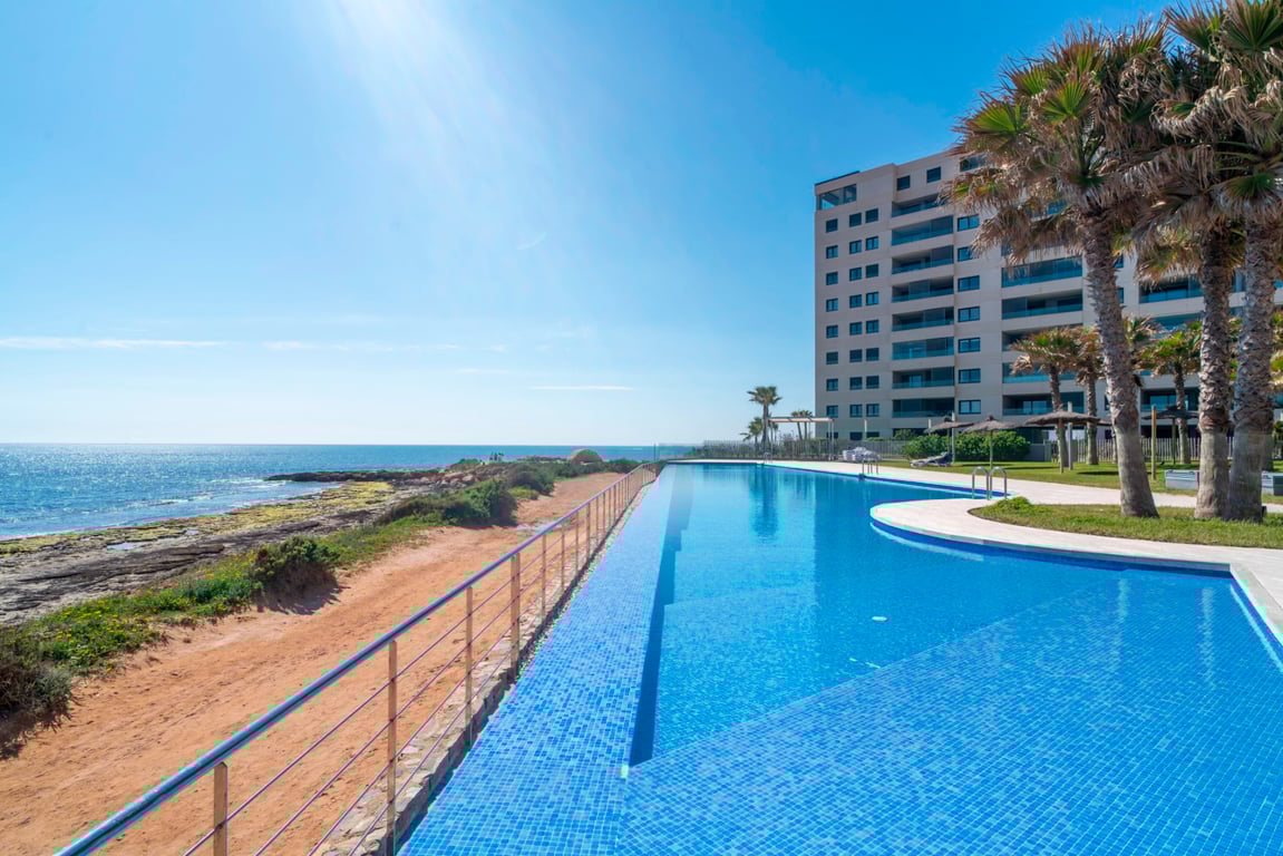 Apartment in Punta Prima - Image 2